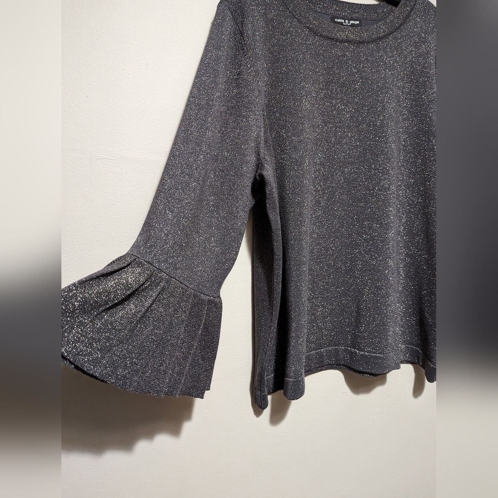 Cable & Gauge Women's Top - Picture 2 of 8